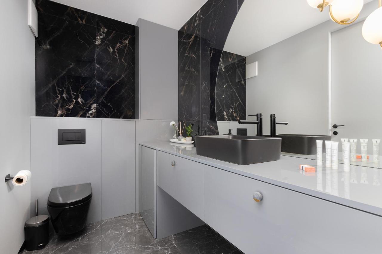 Luxurious Apartment With Two Bedrooms And Parking In Gdynia By Noclegi Renters Buitenkant foto