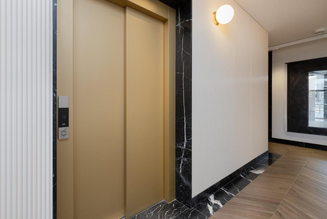 Luxurious Apartment With Two Bedrooms And Parking In Gdynia By Noclegi Renters Buitenkant foto